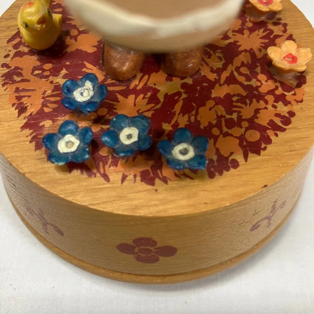Vintage ANRI Wood Carved Music Box Boy Birthday Cake Happy Birthday Italy EUC - Picture 5 of 7